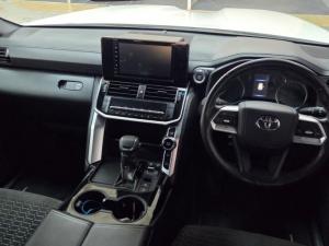 Toyota Landcruiser 300 V6 3.3D GX-R - Image 6