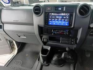 Toyota Land Cruiser 79 2.8 GD-6S/C - Image 11