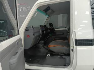 Toyota Land Cruiser 79 2.8 GD-6S/C - Image 7