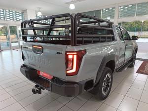 Toyota Hilux 2.8 GD-6 RB Raider X 4X4 automaticXtra Cab - Image 2