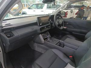 Toyota Hilux 2.8 GD-6 RB Raider X 4X4 automaticXtra Cab - Image 7