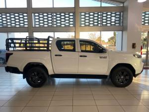 Toyota Hilux 2.8 GD-6 RB SRX 4X4 automaticD/C - Image 3