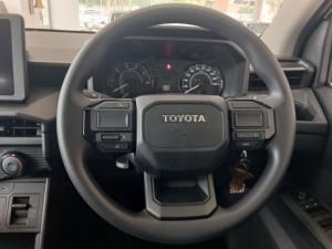 Toyota Hilux 2.8 GD-6 RB SRX 4X4 automaticD/C - Image 8