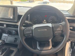 Toyota Hilux 2.8 GD-6 RB SRX 4X4 automaticD/C - Image 8