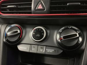 Hyundai Kona 2.0 Executive automatic - Image 11