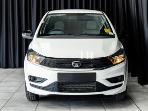 Tata Tiago 1.2 XT manual - Image 2