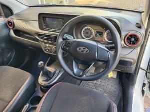 Hyundai Grand i10 1.0 Executive hatch - Image 6
