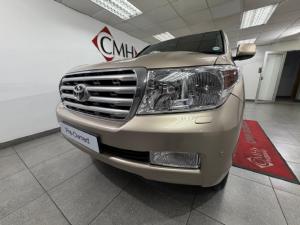Toyota Land Cruiser 200 4.5D-4D VX - Image 14