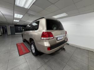 Toyota Land Cruiser 200 4.5D-4D VX - Image 3