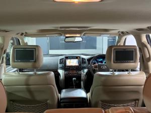 Toyota Land Cruiser 200 4.5D-4D VX - Image 6