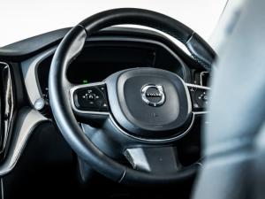 Volvo XC60 B5 Momentum - Image 14