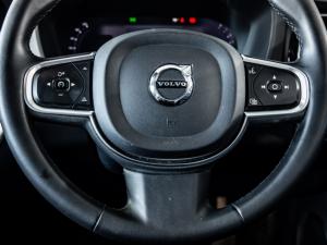 Volvo XC60 B5 Momentum - Image 22