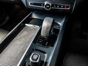 Volvo XC60 B5 Momentum - Image 2