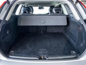 Volvo XC60 B5 Momentum - Image 6