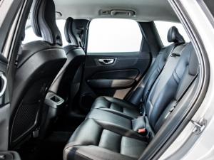Volvo XC60 B5 Momentum - Image 9