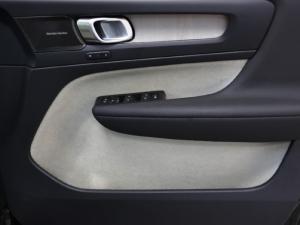 Volvo XC40 B4 Plus Dark - Image 23