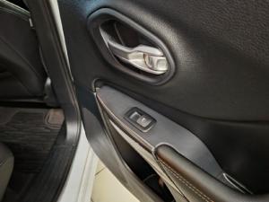 Jeep Cherokee 3.2L Limited - Image 11