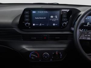 Hyundai i20 1.4 Motion auto - Image 18