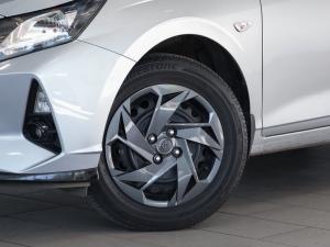 Hyundai i20 1.4 Motion auto - Image 2