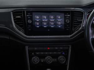 Volkswagen T-Roc 2.0TSI 140kW 4Motion R-Line - Image 22