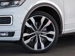 Volkswagen T-Roc 2.0TSI 140kW 4Motion R-Line - Image 2