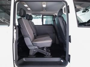 Volkswagen Transporter 2.0TDI Kombi SWB Trendline auto - Image 13