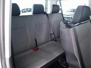 Volkswagen Transporter 2.0TDI Kombi SWB Trendline auto - Image 17