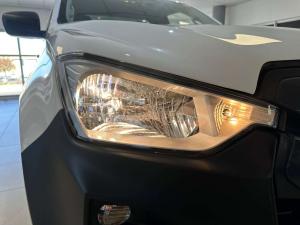 Isuzu D-Max 1.9TD single cab L 4x4 manual - Image 4