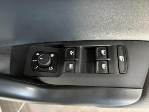 Volkswagen Polo hatch 1.0TSI Life manual - Image 12