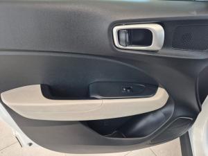 Hyundai Venue 1.2 Premium - Image 19
