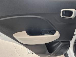 Hyundai Venue 1.2 Premium - Image 22