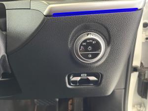 Mercedes-Benz C-Class C220d Avantgarde - Image 17