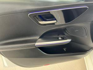 Mercedes-Benz C-Class C220d Avantgarde - Image 20