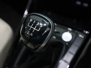 Volkswagen Polo sedan 1.6 Life - Image 18