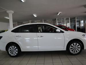 Volkswagen Polo sedan 1.6 Life - Image 3
