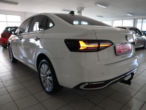 Volkswagen Polo sedan 1.6 Life - Image 7