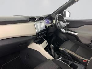 Nissan Magnite 1.0T Acenta CVT - Image 18