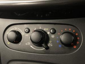 Renault Sandero 900 T Expression - Image 12