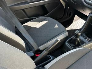 Volkswagen up! cross up! 5-door 1.0 - Image 19