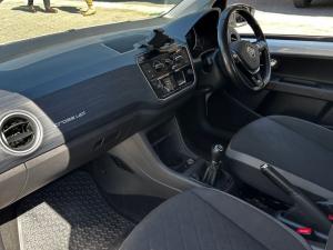 Volkswagen up! cross up! 5-door 1.0 - Image 7