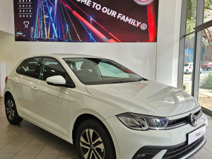 Volkswagen Polo hatch 1.0TSI Life auto - Image 4