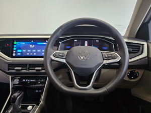 Volkswagen Polo sedan 1.0TSI Style - Image 9