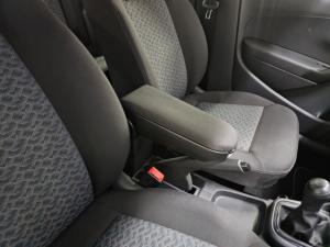 Volkswagen Polo Vivo hatch 1.4 Life - Image 10