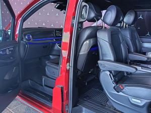 Mercedes-Benz V-Class V300d Exclusive - Image 12