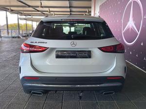 Mercedes-Benz GLA GLA200d Progressive - Image 6