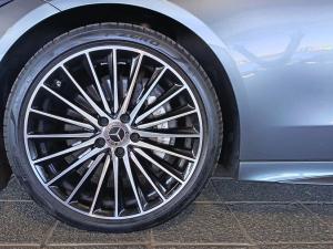 Mercedes-Benz C-Class C200 AMG Line - Image 3