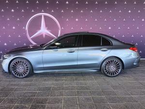 Mercedes-Benz C-Class C200 AMG Line - Image 4