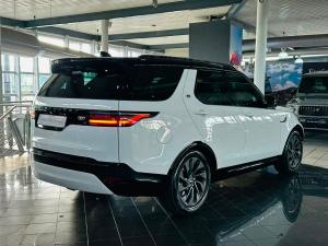 Land Rover Discovery D300 R-Dynamic HSE - Image 2