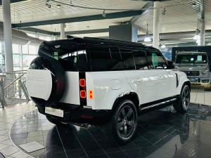Land Rover Defender 110 D350 X-Dynamic HSE - Image 2