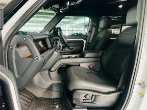 Land Rover Defender 110 D350 X-Dynamic HSE - Image 5